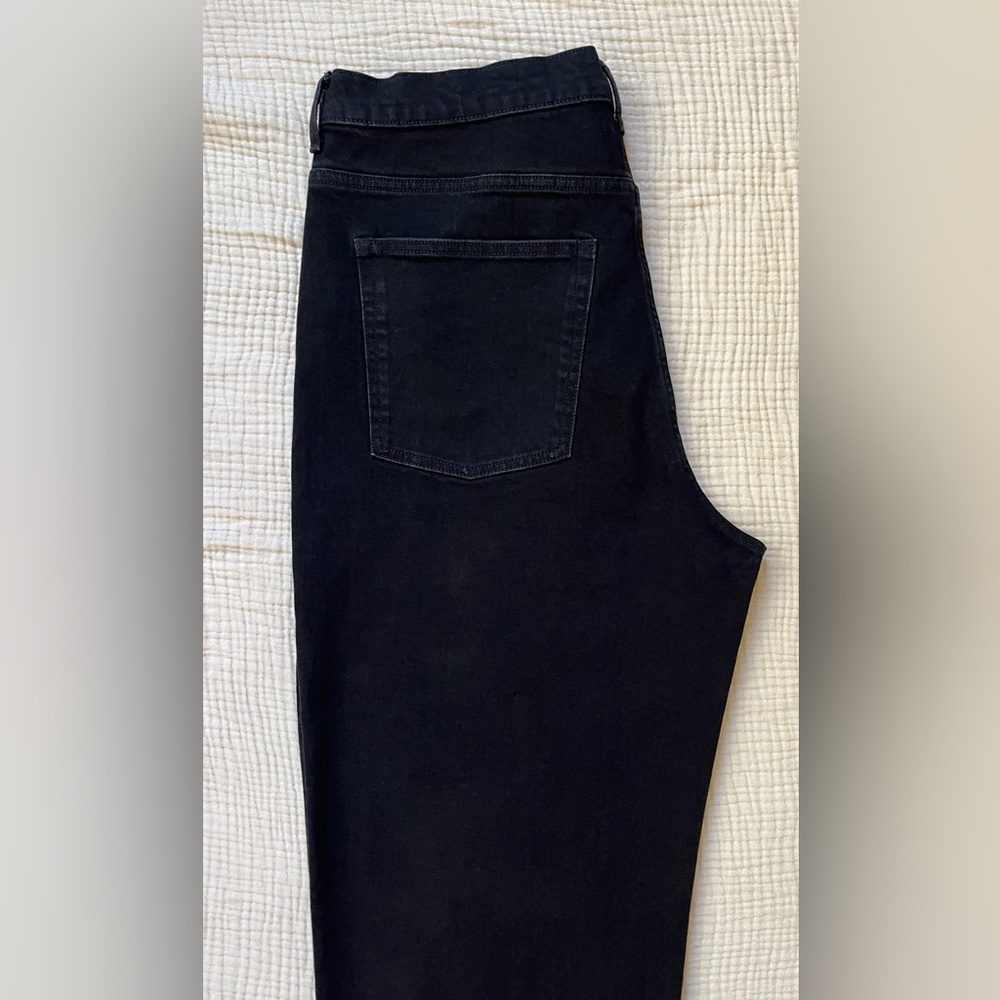 Women’s Black High-Rise Slim Straight Jeans - Picture 7 of 9